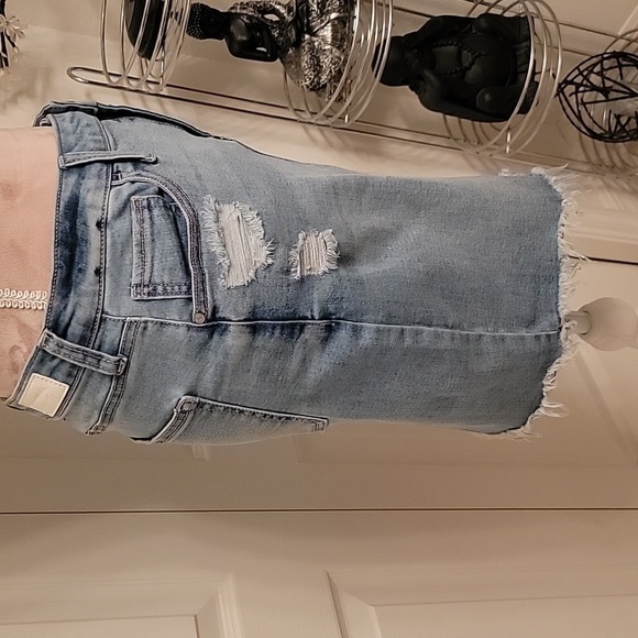 Celebrity Pink. Size 5/27 Distressed Denim Mini Skirt. Very Stretchy. NWOT - Picture 2 of 6